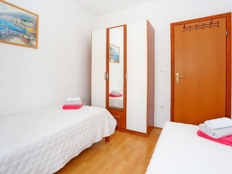 Apartments Damir Kaštel Štafilić Exterior foto